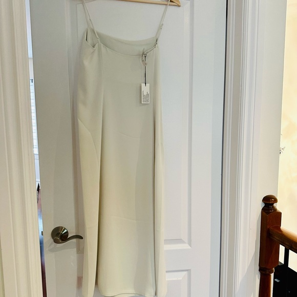 Babaton slip dress with side slit - Picture 3 of 3